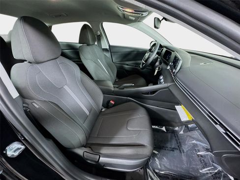 Certified 2026 Hyundai Elantra SE FWD image 25