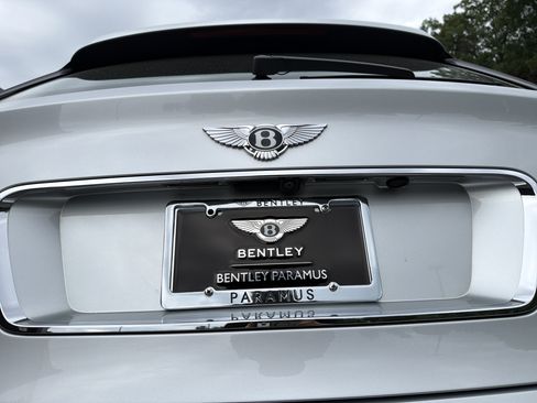 Used 2018 Bentley Bentayga AWD/4WD image 27