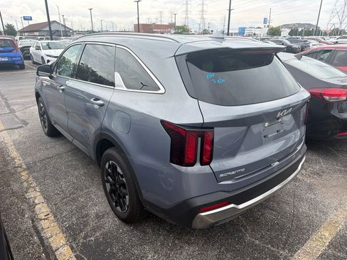 Used 2024 Kia Sorento S AWD/4WD image 4