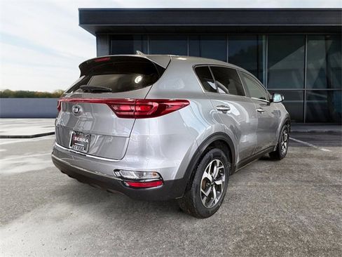 Used 2020 Kia Sportage LX image 4