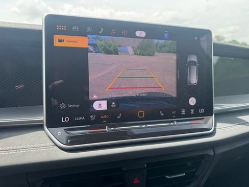 New 2026 Volkswagen Tiguan SE R-Line FWD image 9