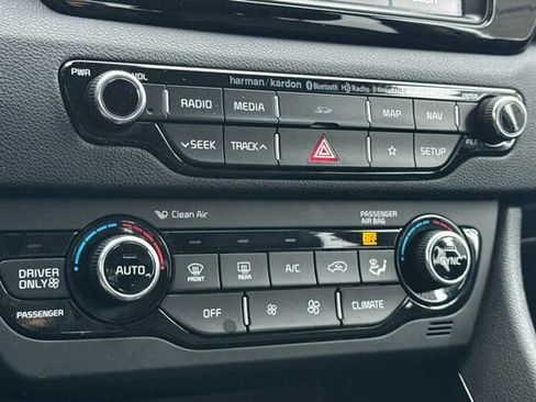 Used 2018 Kia Niro EX Premium image 18