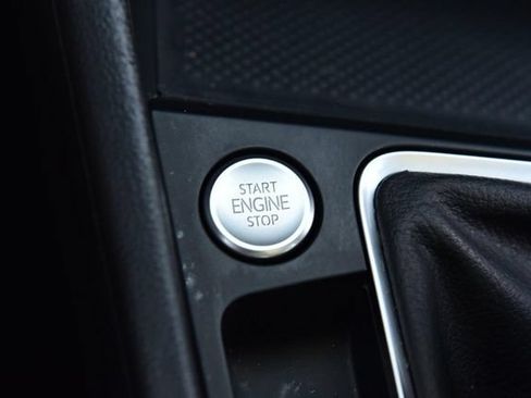 Certified 2023 Volkswagen Jetta SE FWD image 16