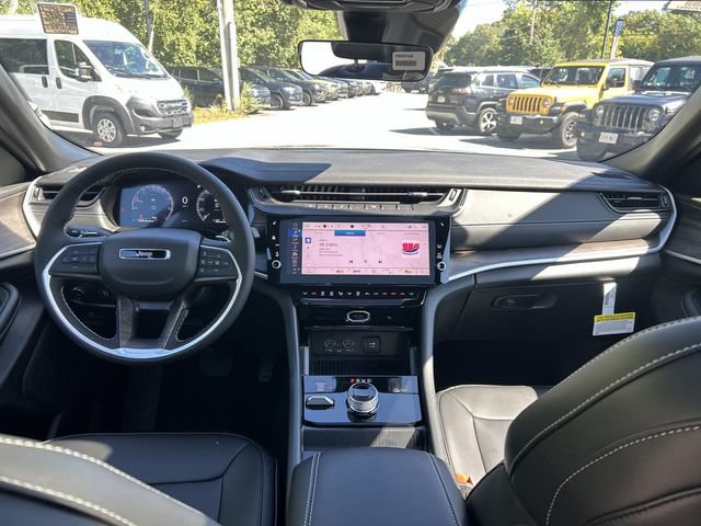 New 2027 Jeep Grand Cherokee Limited AWD/4WD image 6