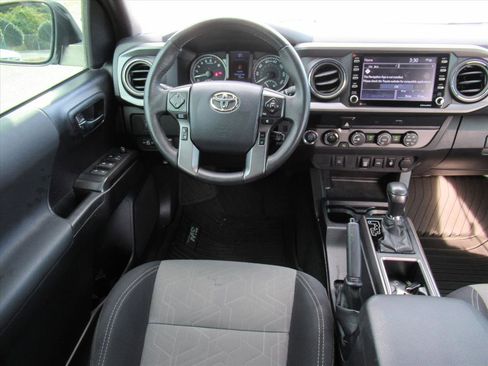 Used 2020 Toyota Tacoma TRD Off-Road image 14