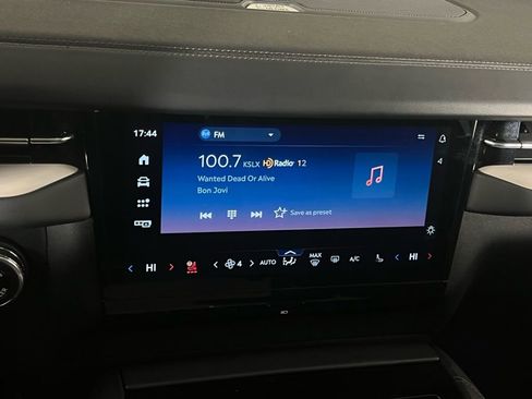 Used 2025 Lincoln Navigator Reserve image 17