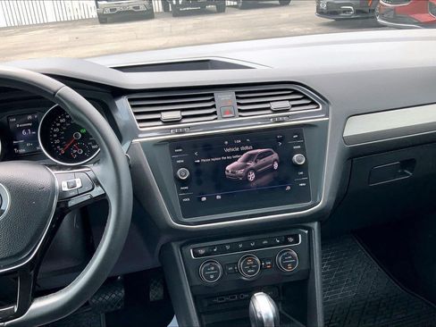 Used 2020 Volkswagen Tiguan SE FWD image 6