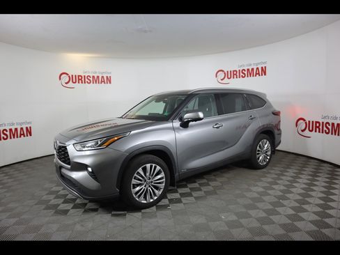Used 2025 Toyota Highlander Platinum image 4