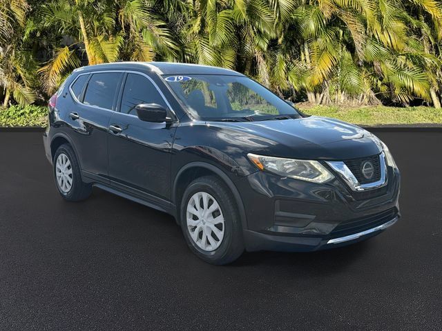 Used 2019 Nissan Rogue S FWD image 2