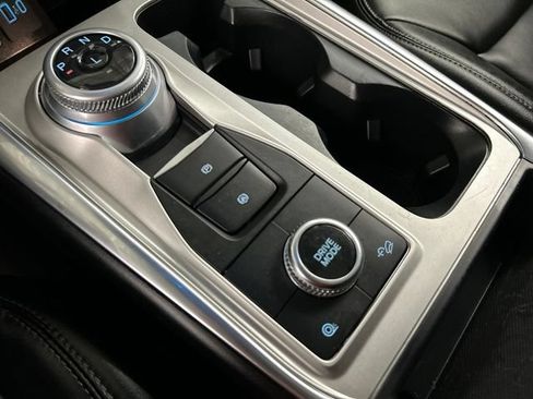 Used 2023 Ford Explorer XLT w/ Equipment Group 202A AWD/4WD image 19