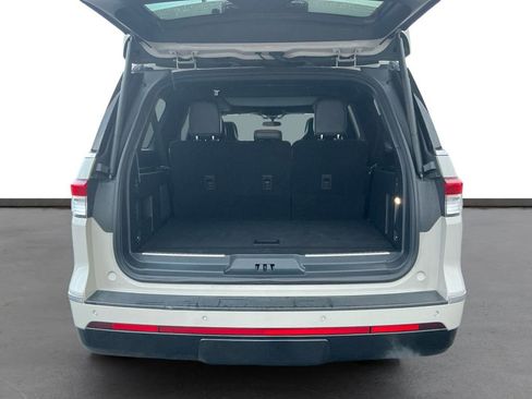 Certified 2024 Lincoln Navigator L Reserve image 24