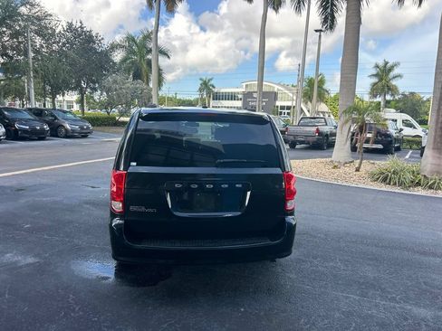 Used 2020 Dodge Grand Caravan SXT FWD image 6