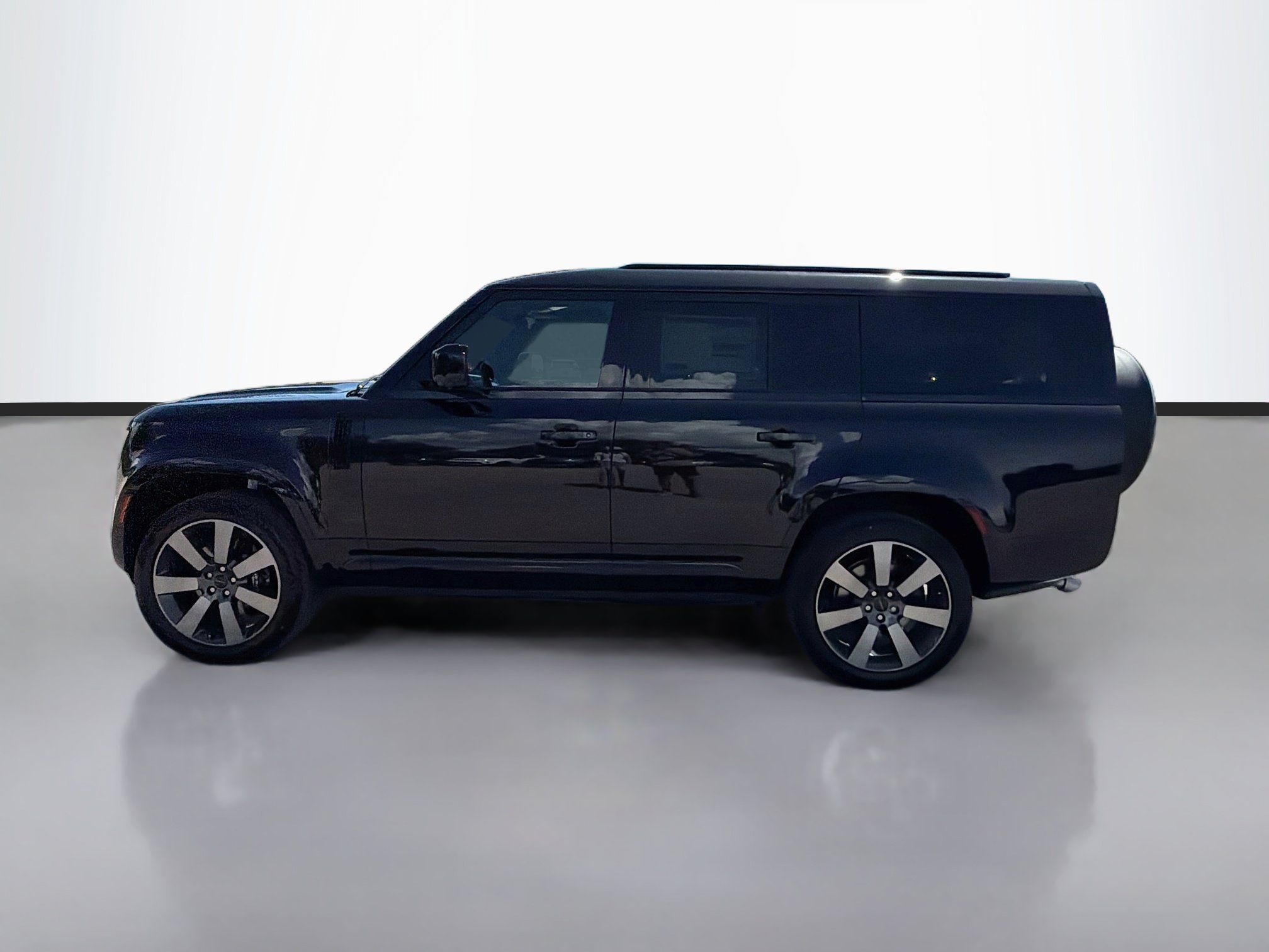 New 2026 Land Rover Defender 130 V8 AWD/4WD image 2