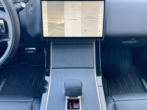 New 2026 Land Rover Range Rover Velar Dynamic SE AWD/4WD image 19
