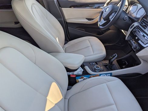 Used 2022 BMW X1 xDrive28i w/ Premium Package image 11