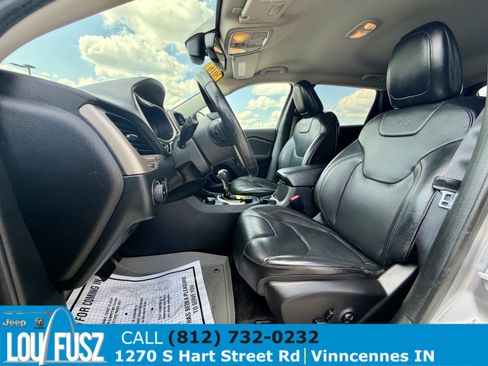 Used 2016 Jeep Cherokee Limited AWD/4WD image 9