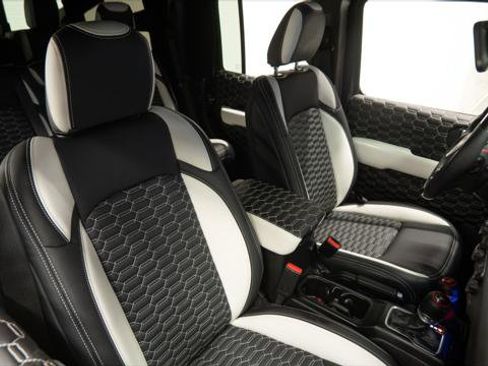 Used 2025 Jeep Gladiator Sport image 43