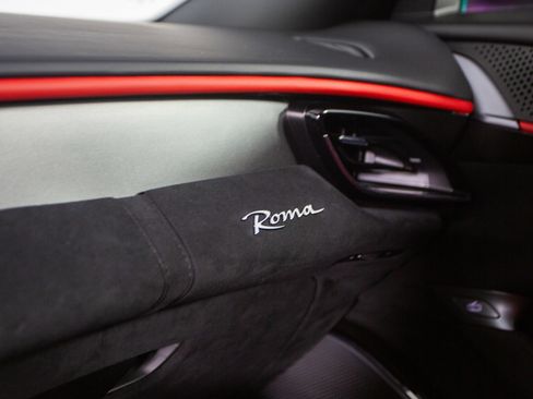 Certified 2022 Ferrari Roma image 38