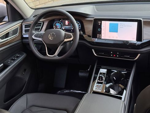 New 2026 Volkswagen Atlas SE image 10