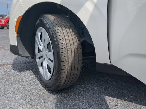 Used 2025 Kia Soul LX FWD image 33