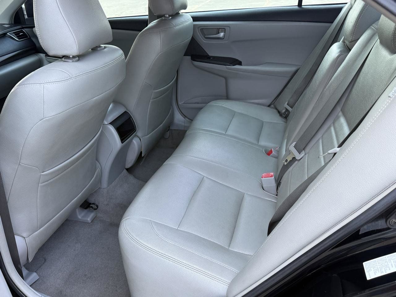 Used 2017 Toyota Camry LE FWD image 12
