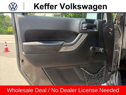 Used 2016 Jeep Wrangler Unlimited Sport AWD/4WD image 14