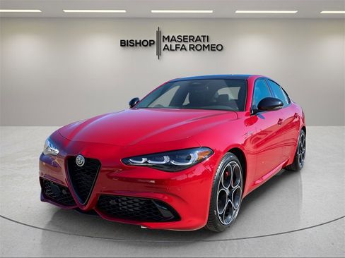 New 2025 Alfa Romeo Giulia image 3