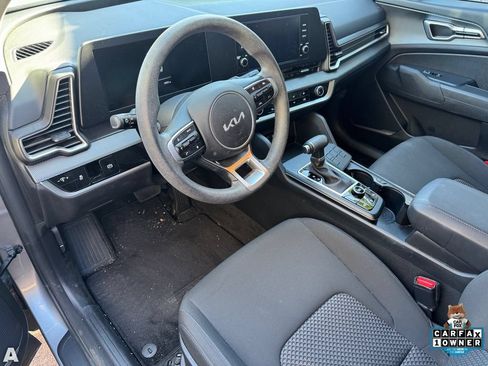 Used 2024 Kia Sportage LX FWD image 7