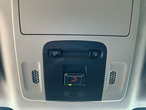 Used 2021 Toyota Camry SE FWD image 20