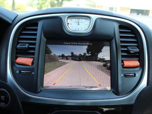 Used 2016 Chrysler 300 C AWD/4WD image 29