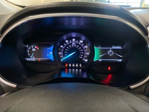 Used 2018 Ford Edge Titanium w/ Equipment Group 301A FWD image 21