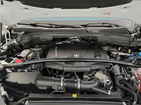 Used 2023 Maserati Grecale Modena AWD/4WD image 37