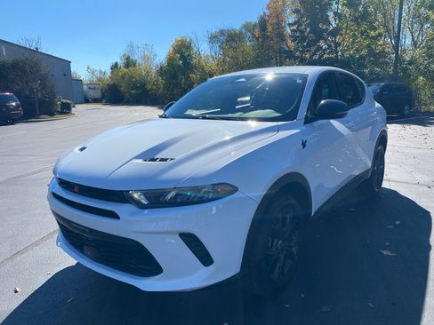 Used 2023 Dodge Hornet GT w/ GT Blacktop Package image 3