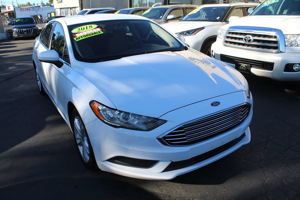 Used 2018 Ford Fusion SE FWD image 8