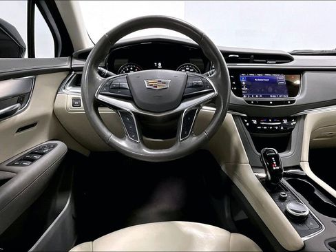 Used 2021 Cadillac XT5 Premium Luxury image 5