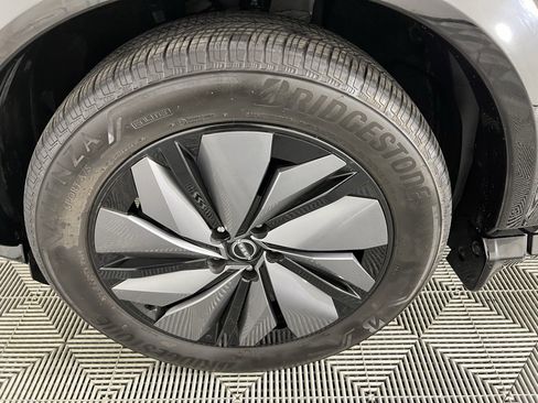 Used 2024 Nissan Ariya FWD image 11