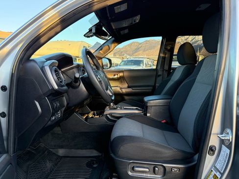 Used 2023 Toyota Tacoma TRD Sport w/ Advanced Technology Package image 15