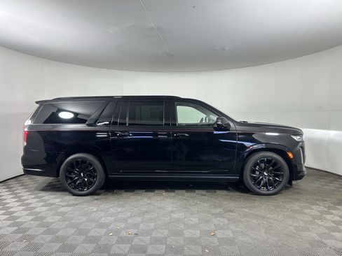 Used 2023 Cadillac Escalade ESV Sport w/ LPO, ONYX Package image 8