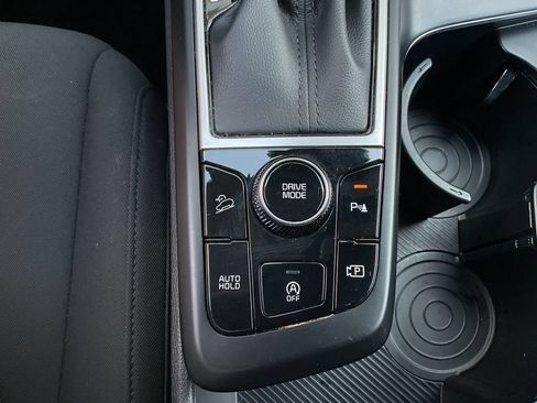 Used 2025 Kia Sportage LX FWD image 16