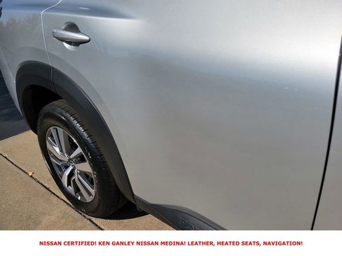 Certified 2025 Nissan Pathfinder SL image 14