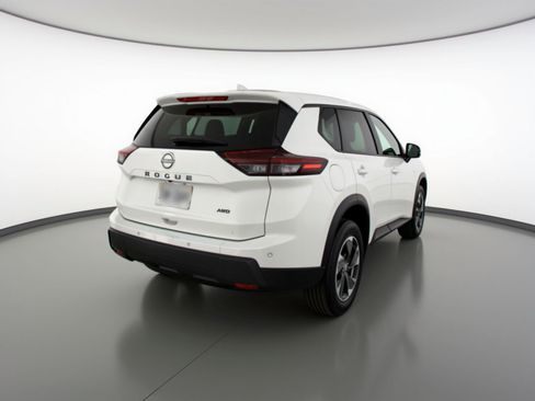 Used 2025 Nissan Rogue SV image 9
