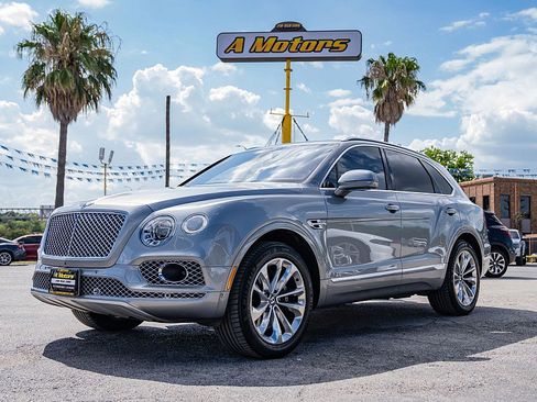 Used 2017 Bentley Bentayga image 9