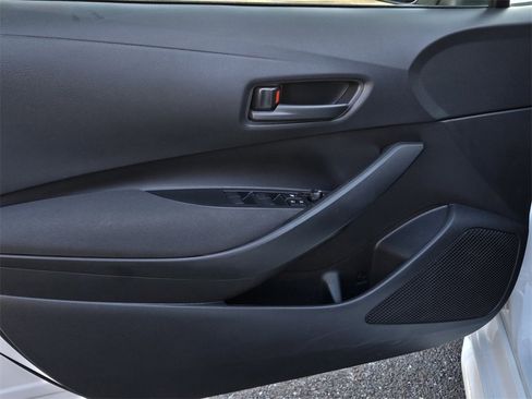 Used 2022 Toyota Corolla LE image 10