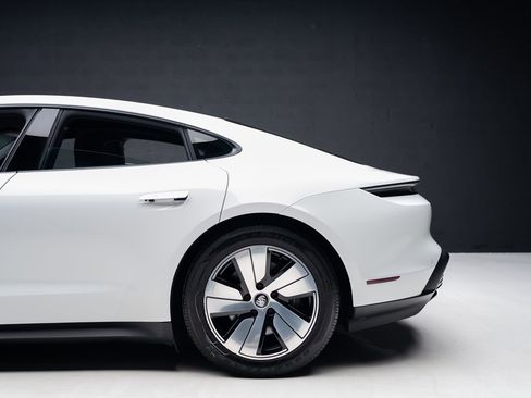 Used 2023 Porsche Taycan w/ Premium Package image 19