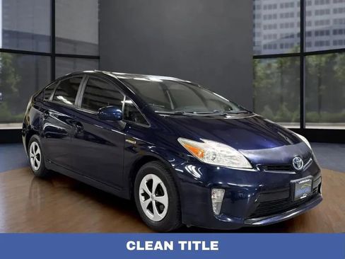 Used 2015 Toyota Prius Two image 1