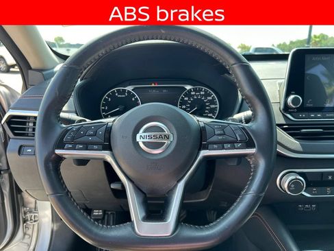Used 2019 Nissan Altima 2.5 SR FWD image 23