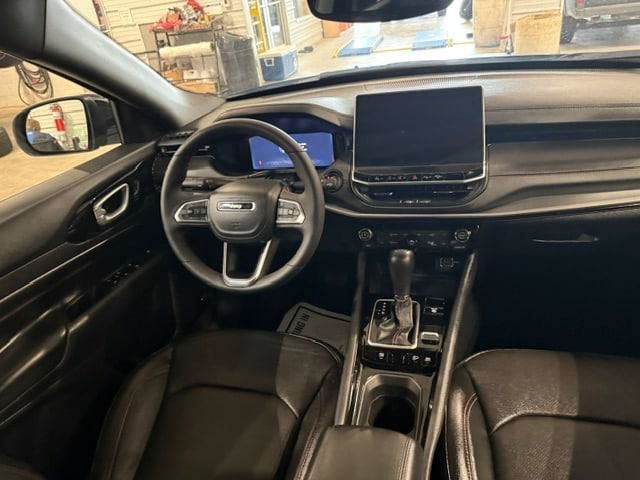 Certified 2025 Jeep Compass Trailhawk w/ Trailhawk Elite Group AWD/4WD image 23