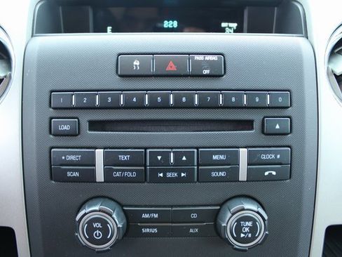 Used 2010 Ford F150 XLT image 20