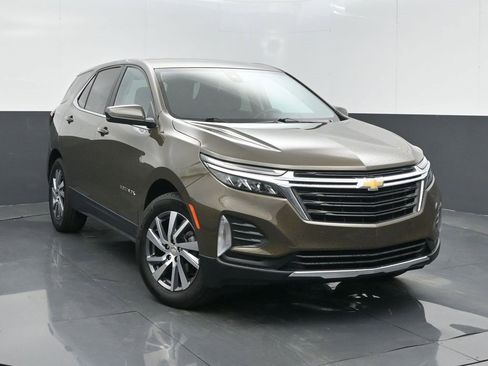 Used 2024 Chevrolet Equinox LT image 2