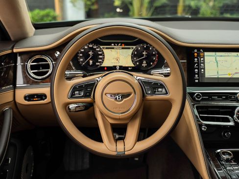 Used 2023 Bentley Flying Spur W12 image 28